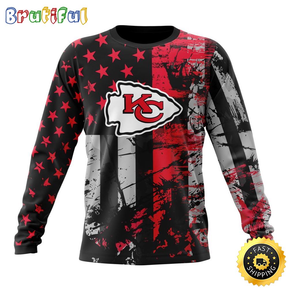 NFL Kansas City Chiefs Crewneck Sweatshirt Classic Grunge American Flag Stylish Warmth For Fans 1 jveeil