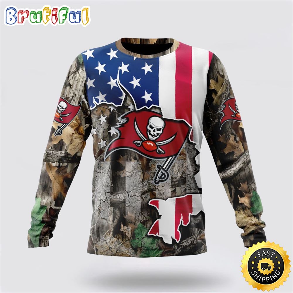NFL Tampa Bay Buccaneers Crewneck Sweatshirt USA Flag Camo Realtree Hunting Show Your Team Spirit 1 zdh05j