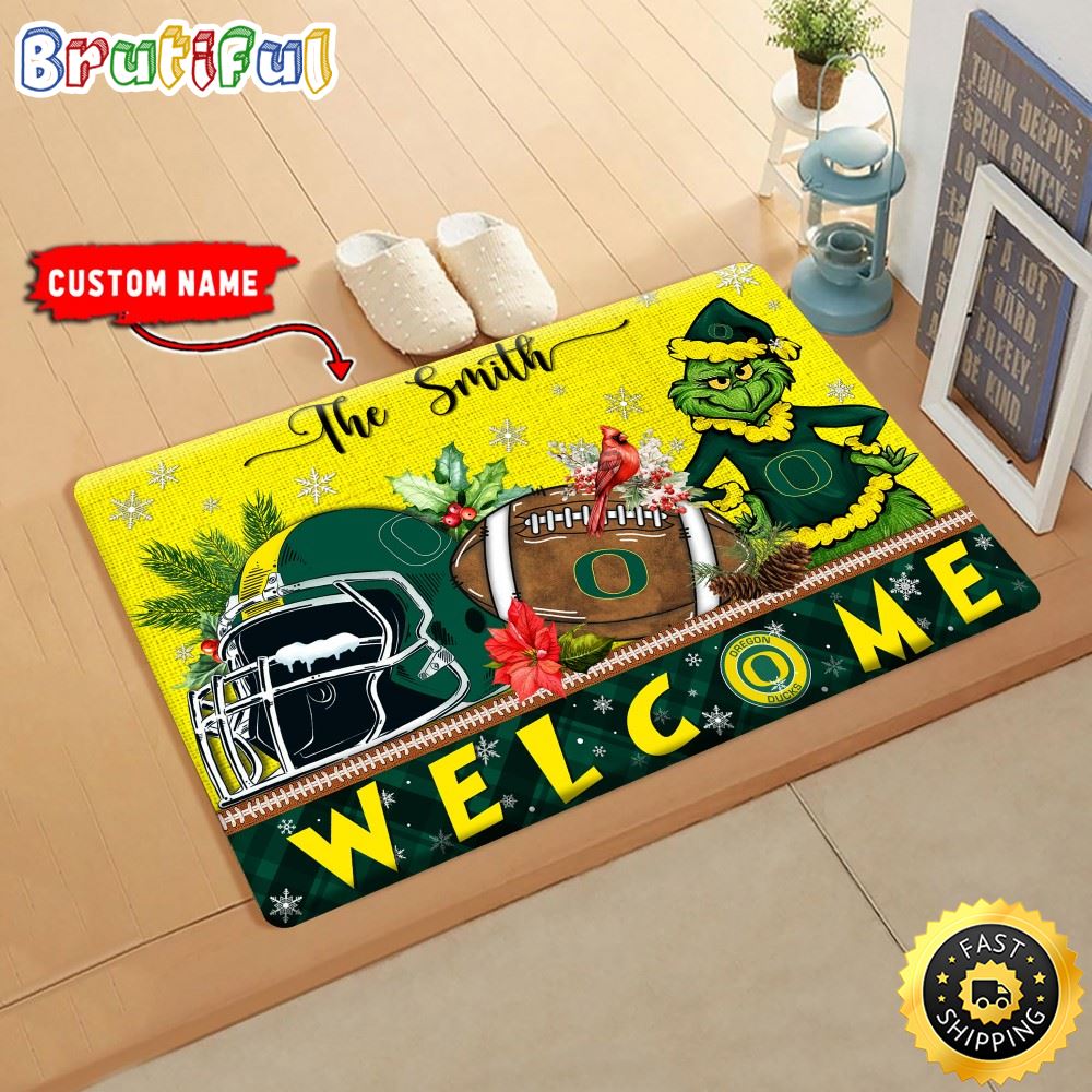 NCAA Oregon Ducks Doormat Grinch Christmas Welcome Custom Name Football Doormat lbu3vl.jpg