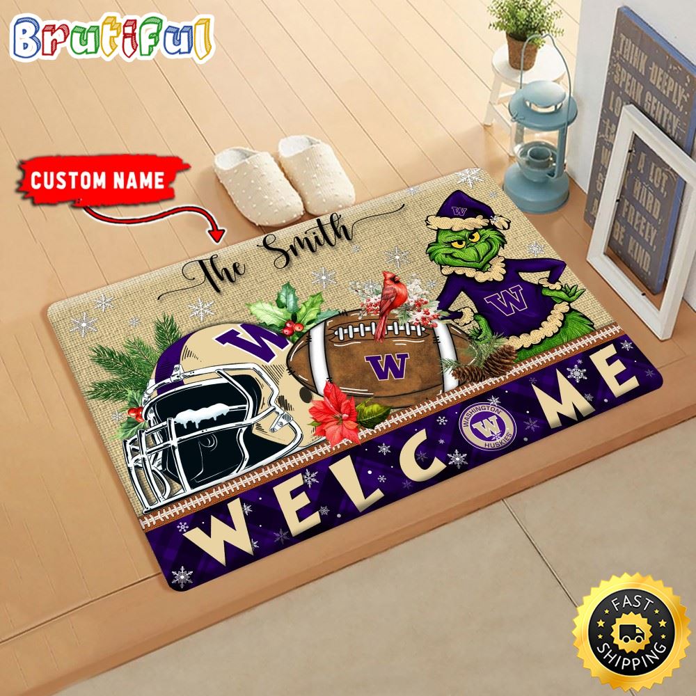 NCAA Washington Huskies Doormat Grinch Christmas Welcome Custom Name Football Doormat qtkyyy.jpg