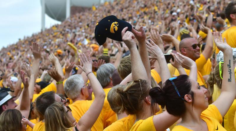 Iowa Hawkeyes fans