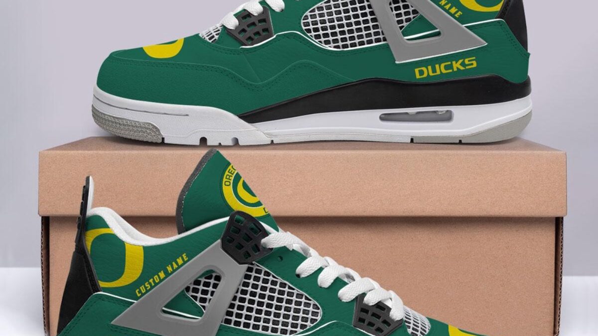 Oregon Duck Air Jordan Retro 4 Sneaker RARE Jordan 4 Retro  main image 3