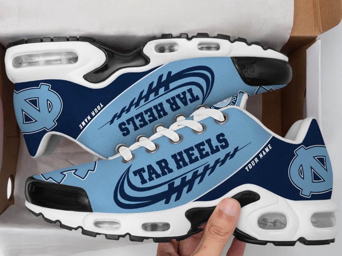 Nike Air Max Verse UNC Tar Heels NCAA Sneaker Mens 8 / Womens 9.5 IB3234-100 NEW Nike Air Max Verse UNC Tar Heels NCAA Sneaker | Mercari main image 2