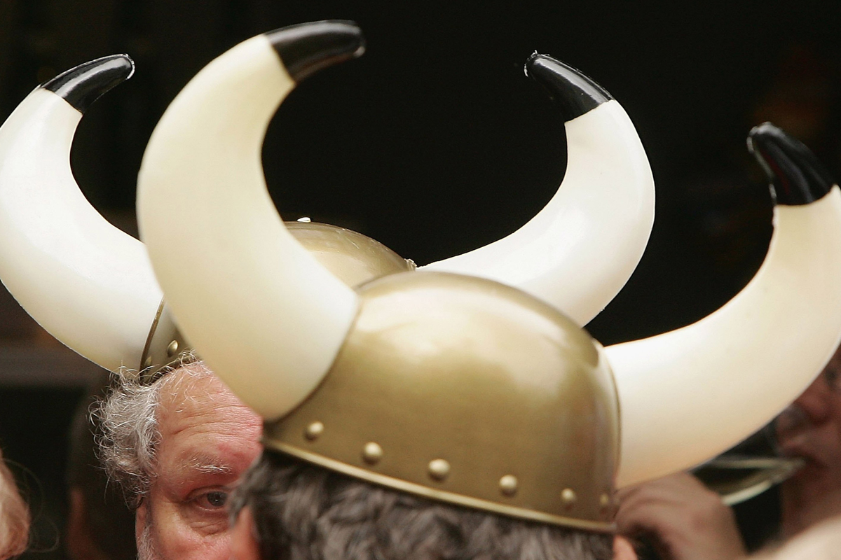 when did vikings wear horned helmets 67068ed3423fd.jpg