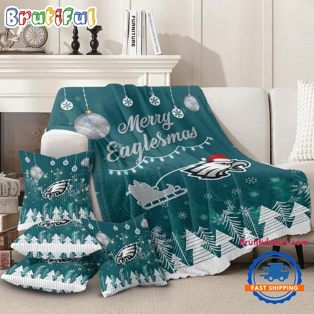 Philadelphia Eagles 2025 NFL Christmas Fleece Blanket, Football Limited Edition Blanket